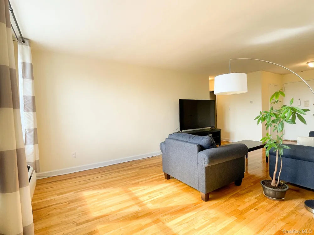 15105 Cross Island Parkway #2C Whitestone, NY 11357