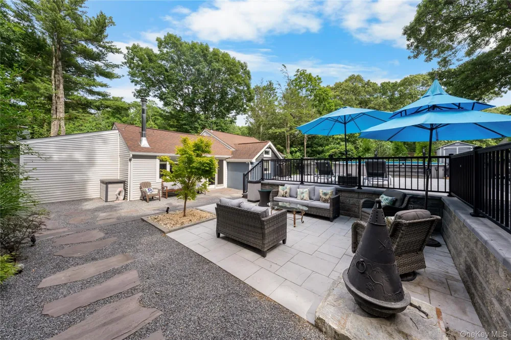 337 Side Road Wading River, NY 11792
