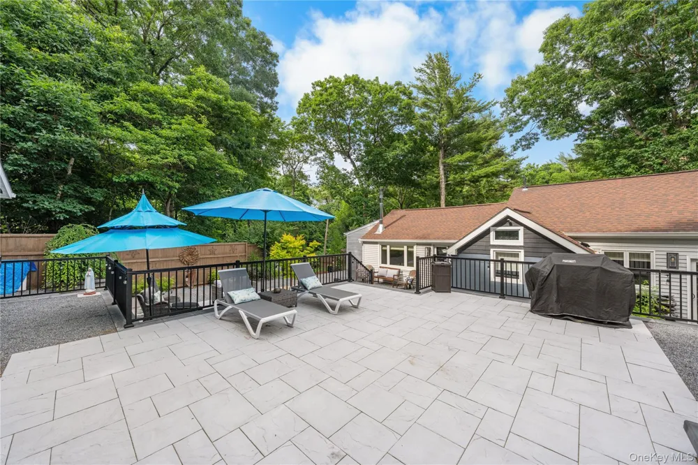 337 Side Road Wading River, NY 11792