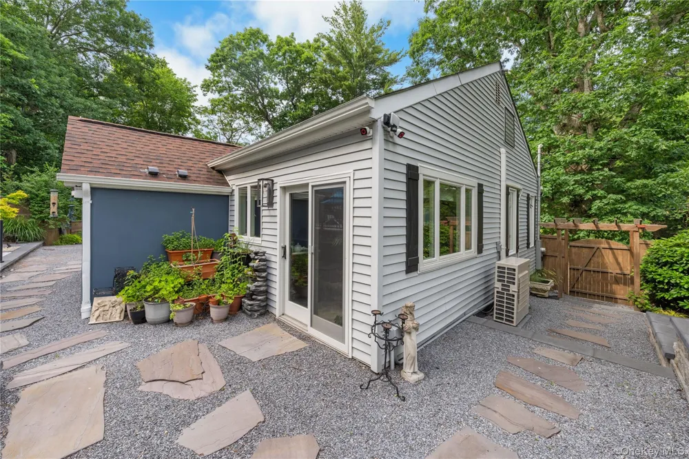 337 Side Road Wading River, NY 11792