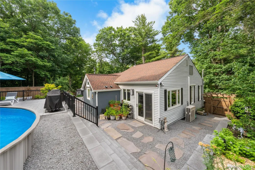 337 Side Road Wading River, NY 11792