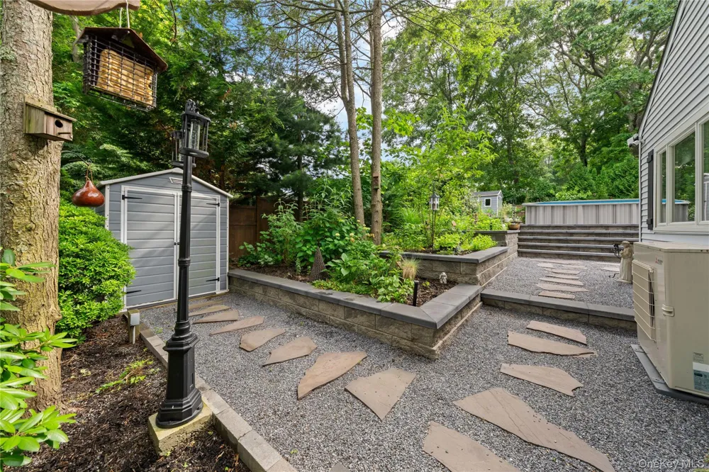 337 Side Road Wading River, NY 11792