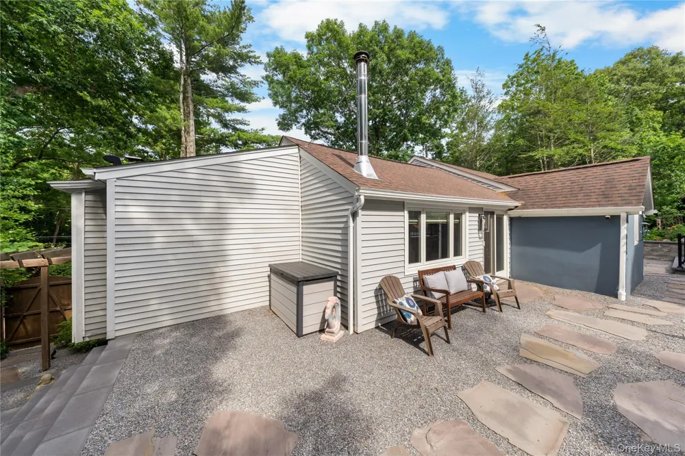 337 Side Road Wading River, NY 11792