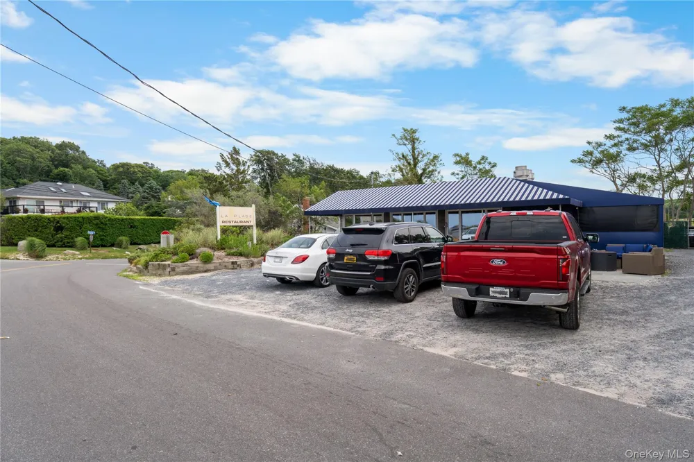 337 Side Road Wading River, NY 11792