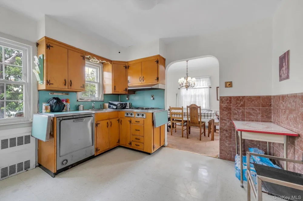 194-04 56th Avenue Fresh Meadows, NY 11365