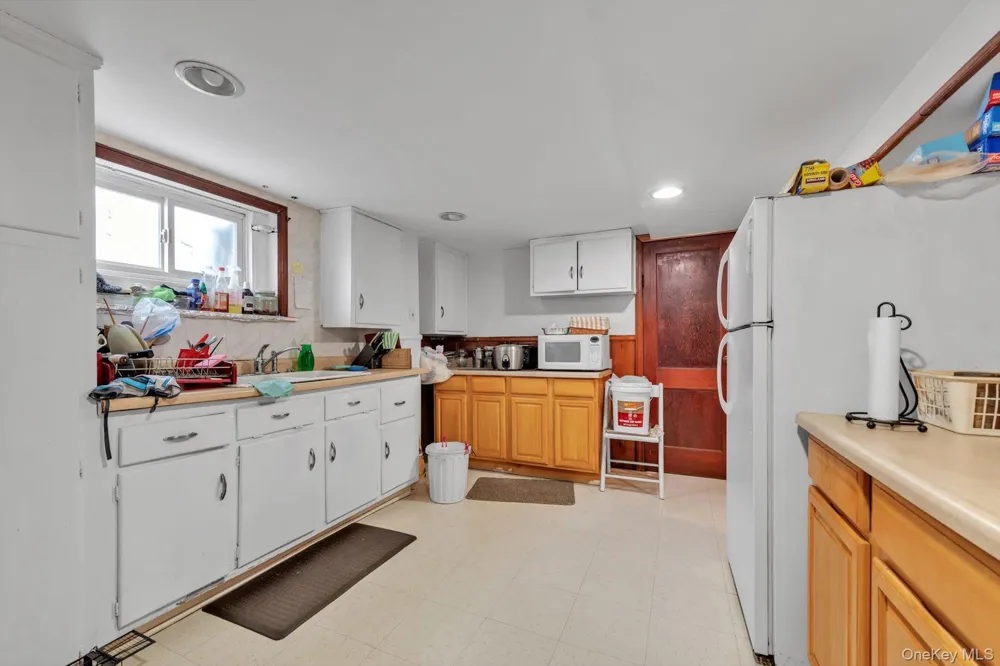 194-04 56th Avenue Fresh Meadows, NY 11365