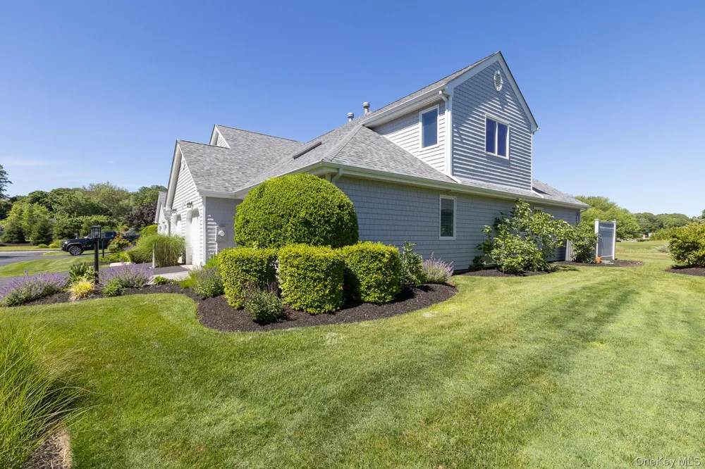 4004 The Fairway Baiting Hollow, NY 11933