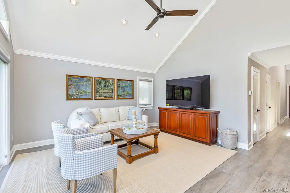 4004 The Fairway Baiting Hollow, NY 11933