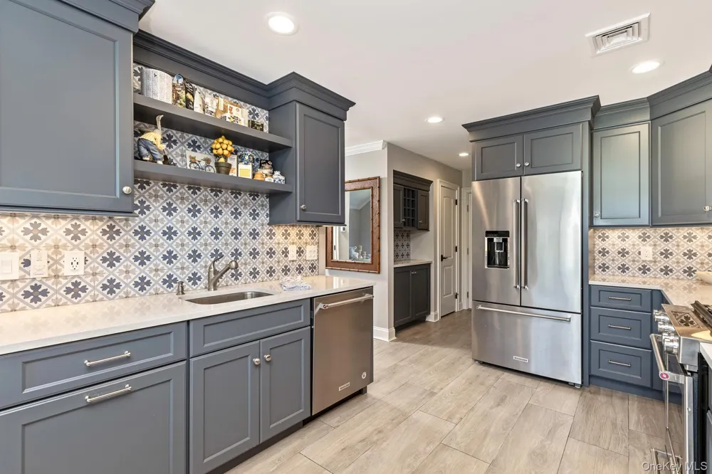 4004 The Fairway Baiting Hollow, NY 11933
