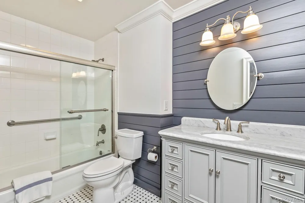 4004 The Fairway Baiting Hollow, NY 11933