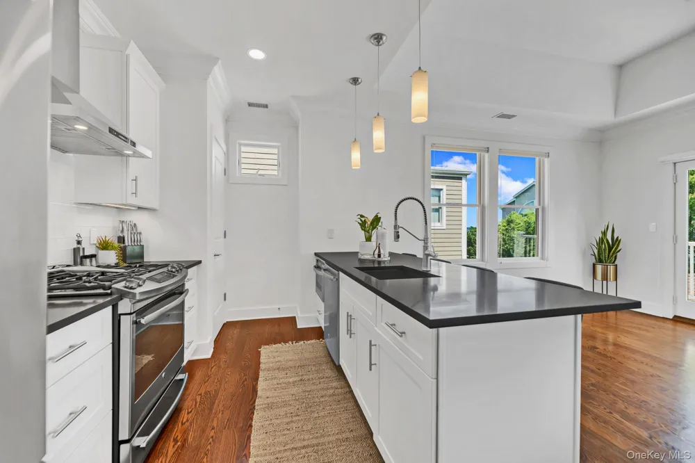 51 Island Point #51 Bronx, NY 10464
