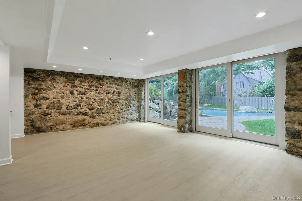 14 Withington Road Scarsdale, NY 10583
