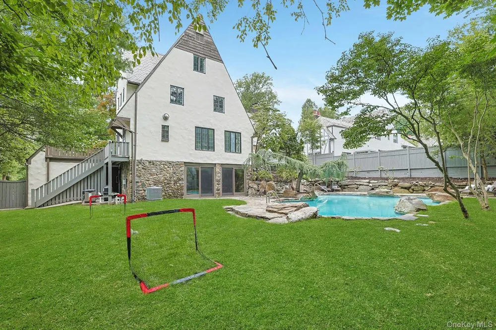 14 Withington Road Scarsdale, NY 10583