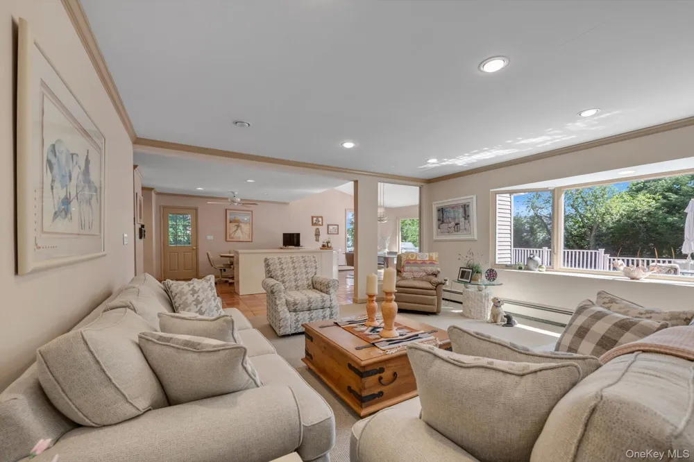 16 Walnut Road East Rockaway, NY 11518