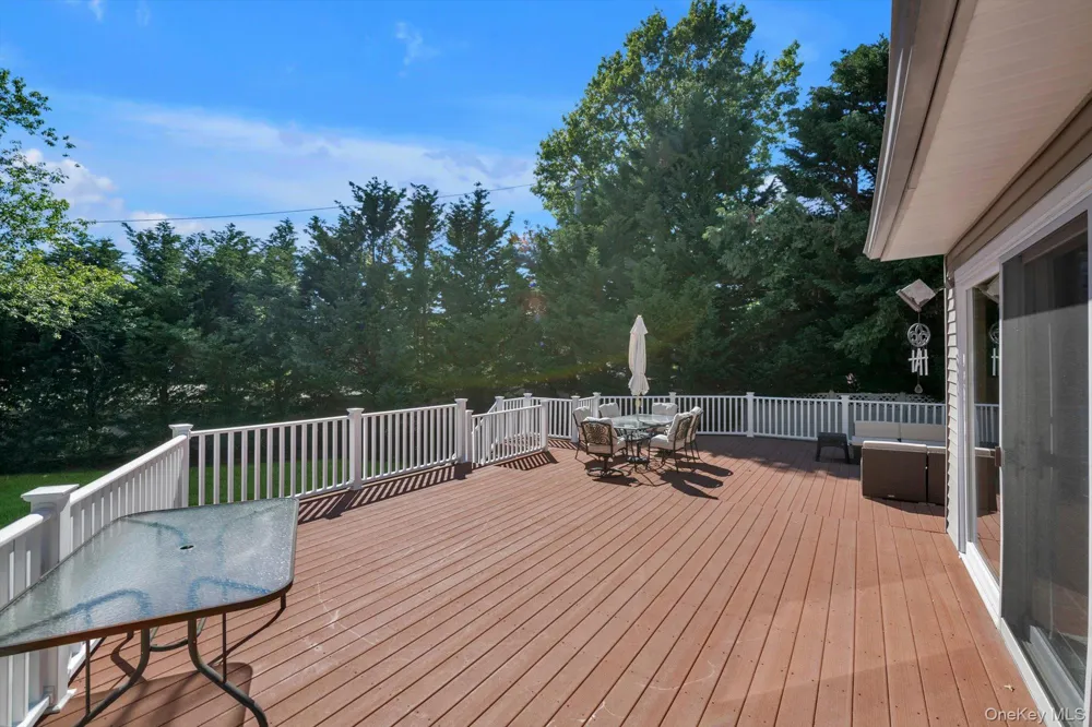 16 Walnut Road East Rockaway, NY 11518