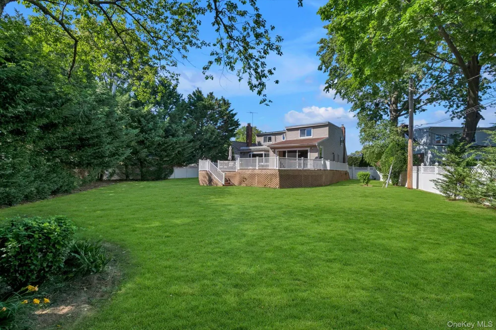 16 Walnut Road East Rockaway, NY 11518
