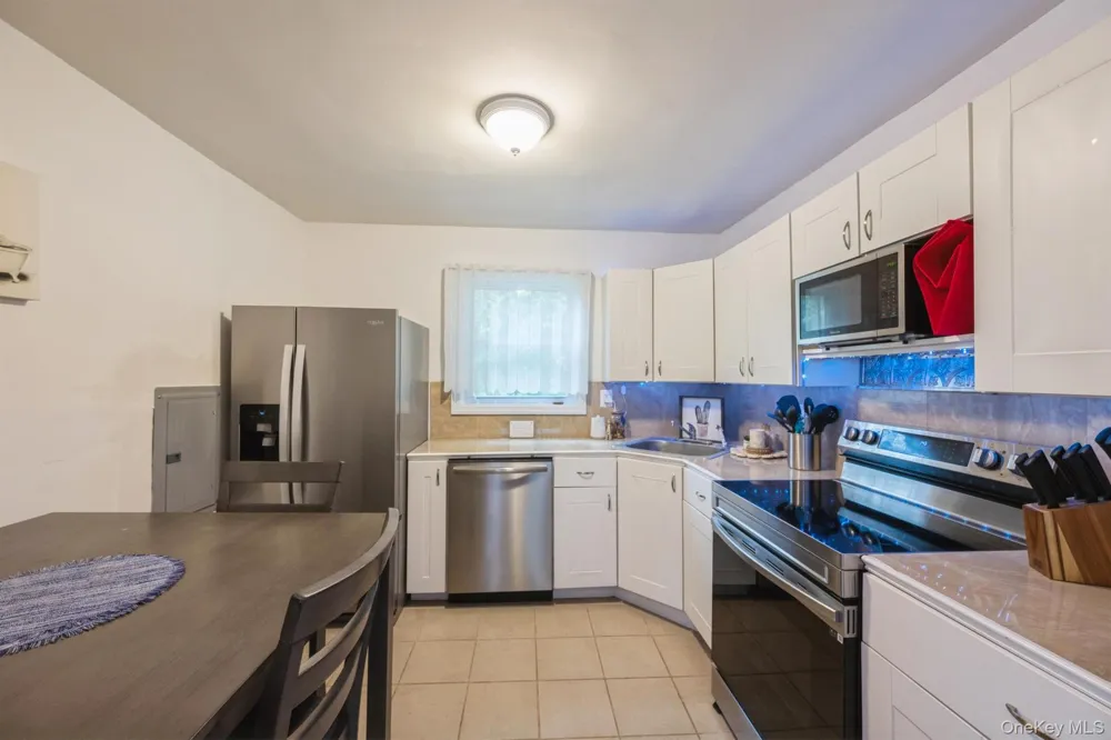 127 Hallock Landing Road Rocky Point, NY 11778