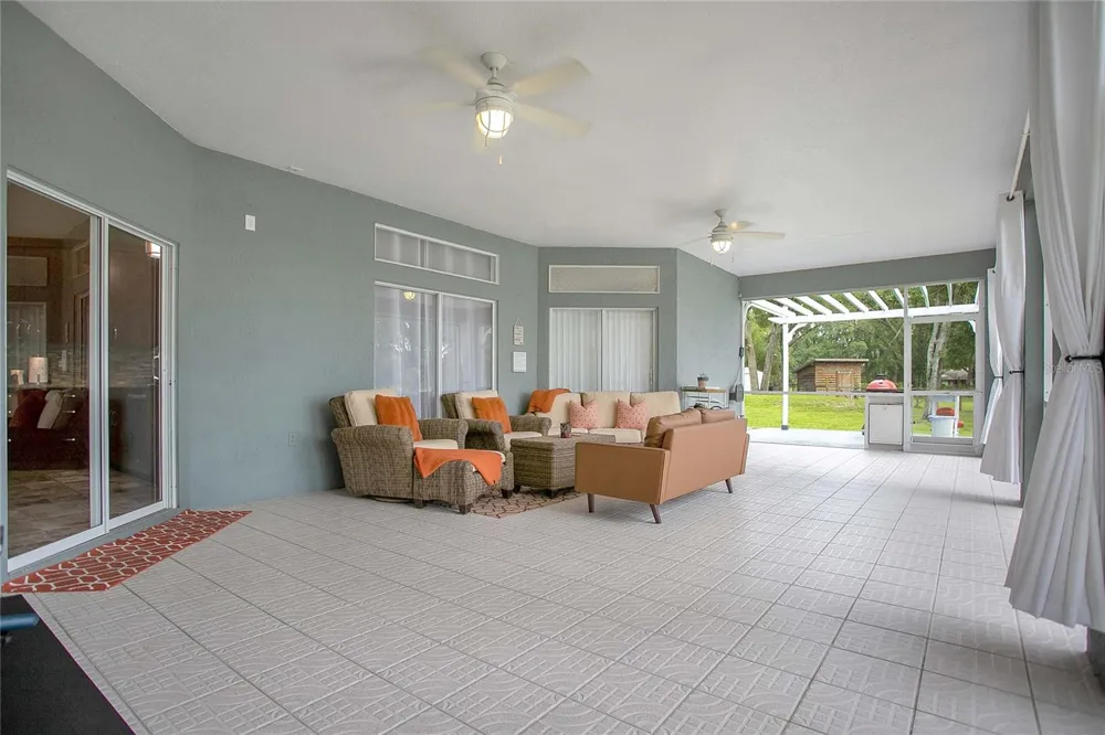 19616 LIVINGSTON AVENUE Lutz, FL 33559