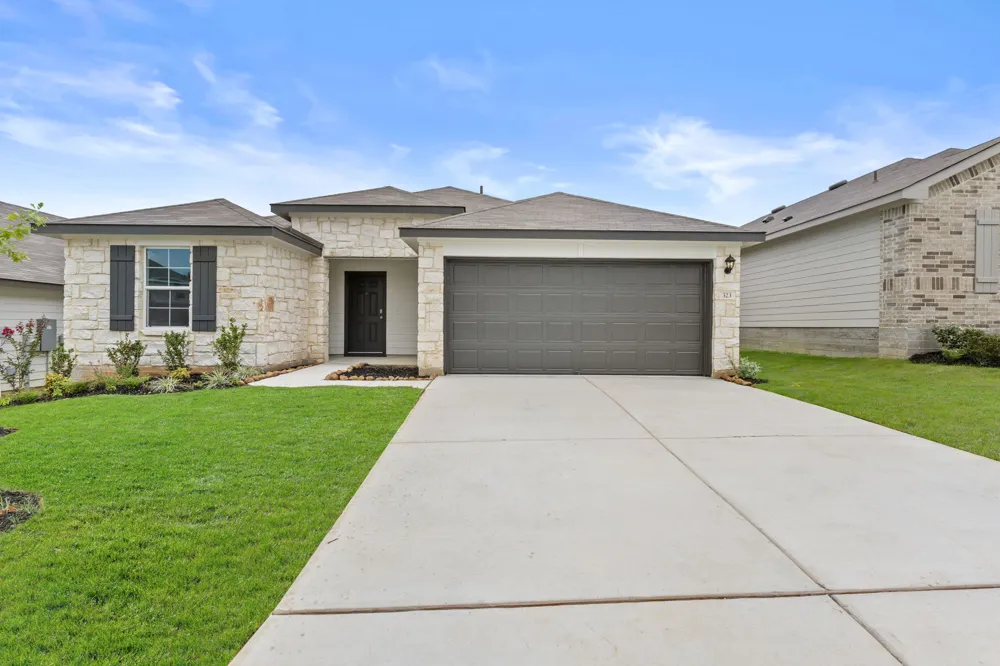 323 Boatman Cove Seguin, TX 78155