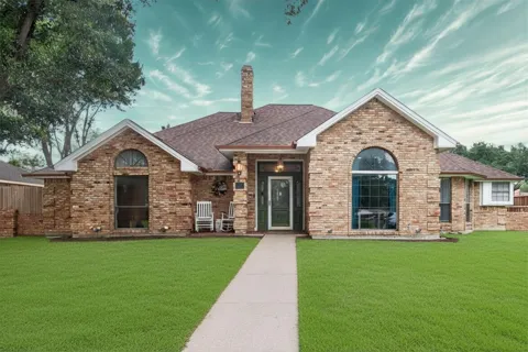 919 Huntington Drive
