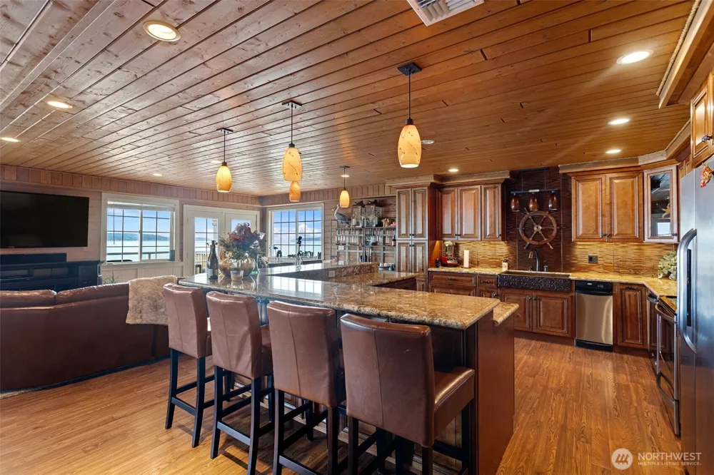 8116 Naketa Beach Walk Mukilteo, WA 98275