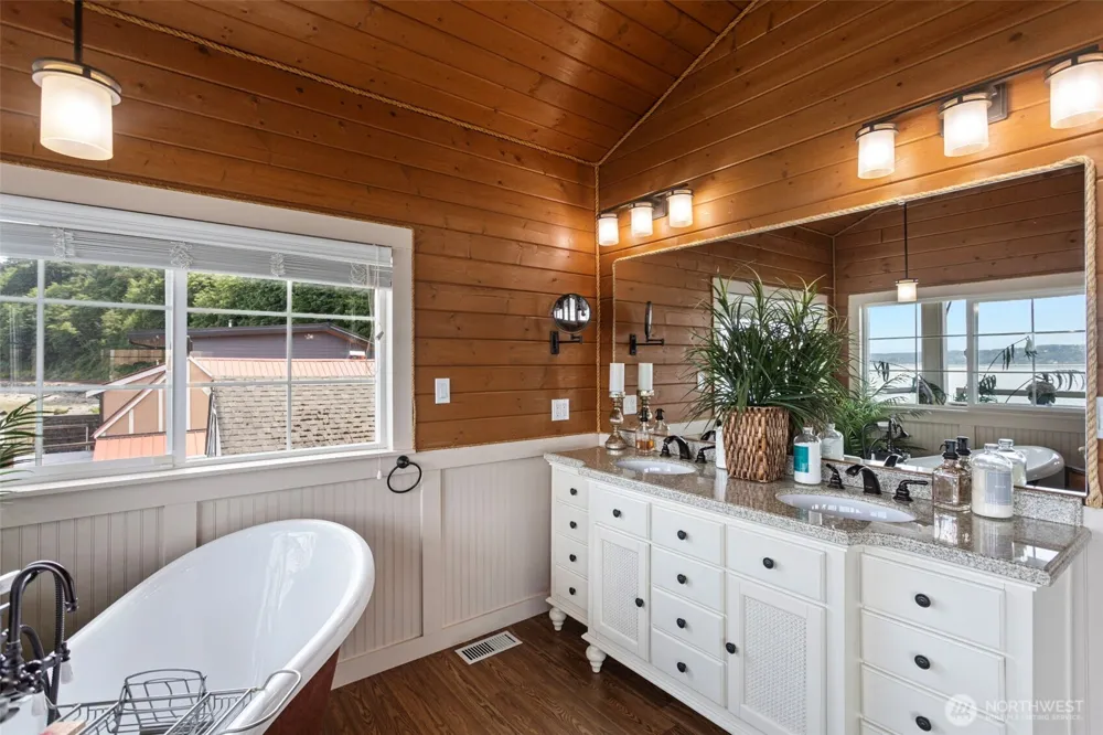 8116 Naketa Beach Walk Mukilteo, WA 98275