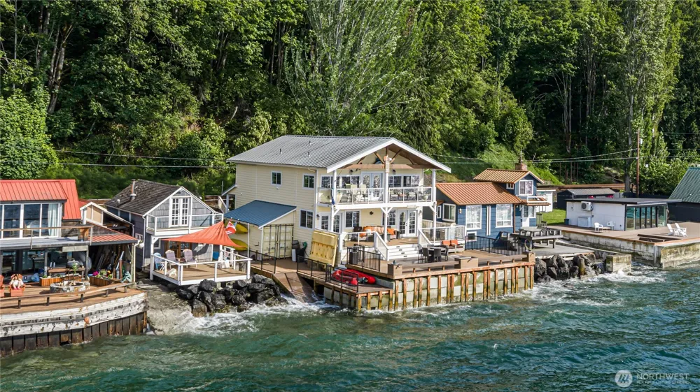 8116 Naketa Beach Walk Mukilteo, WA 98275