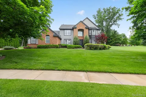 2333 Sandlewood Drive