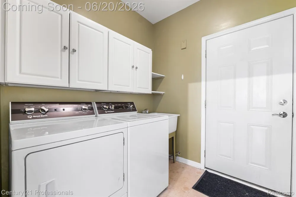 3305 Grove Lane Auburn Hills City, MI 48326