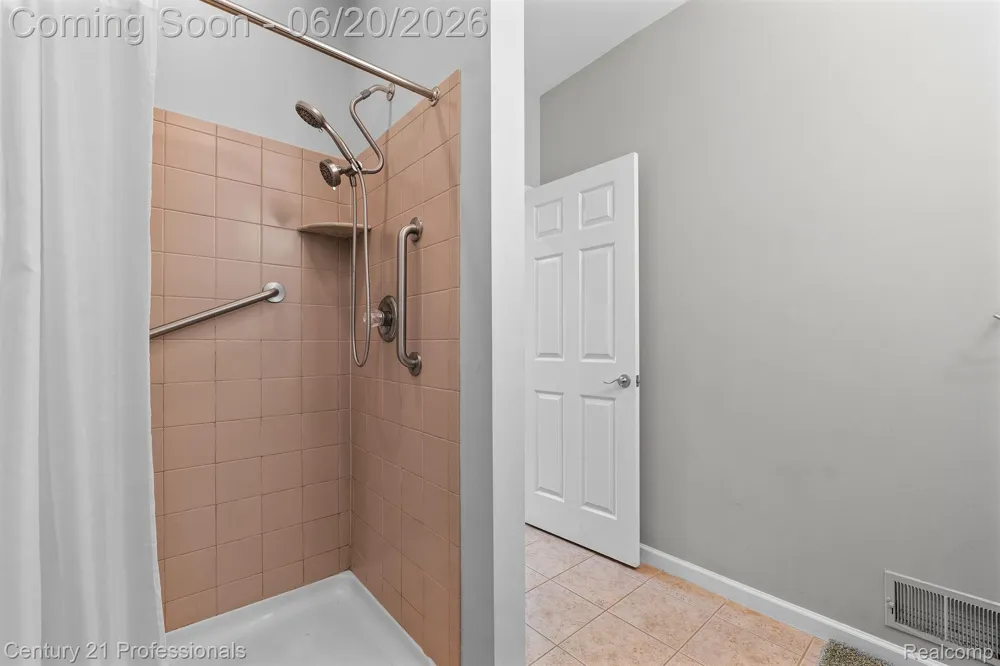 3305 Grove Lane Auburn Hills City, MI 48326