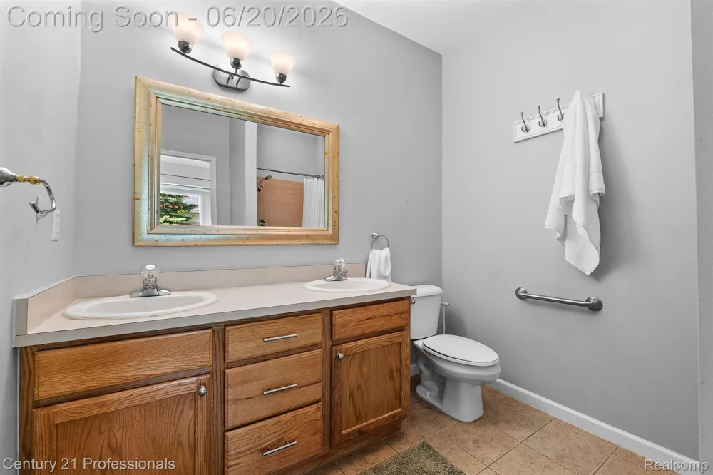 3305 Grove Lane Auburn Hills City, MI 48326