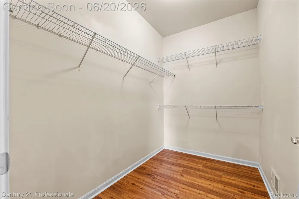 3305 Grove Lane Auburn Hills City, MI 48326