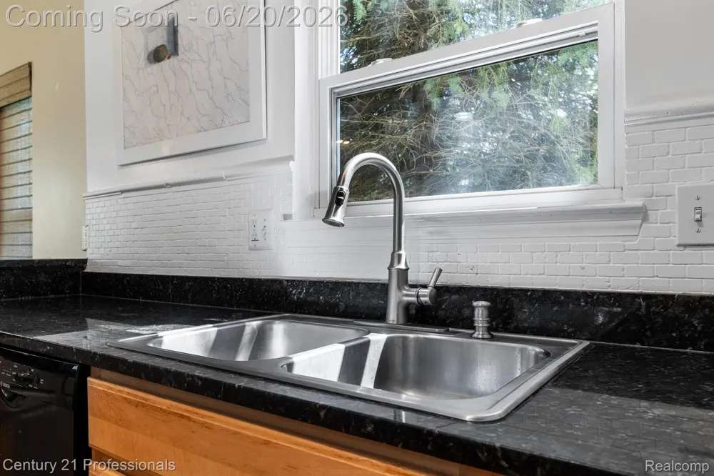 3305 Grove Lane Auburn Hills City, MI 48326