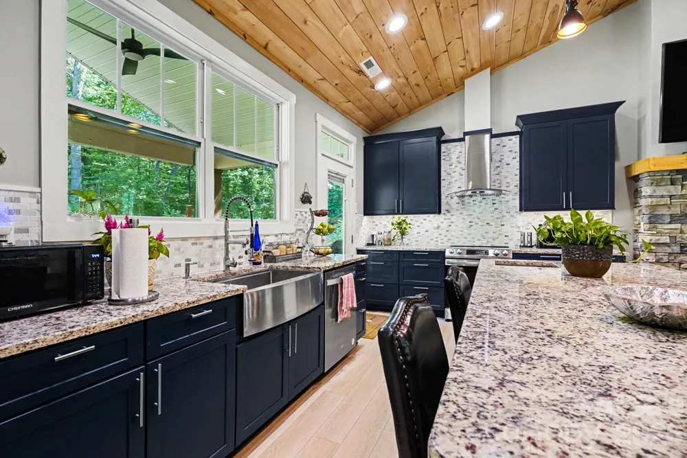 1241 Hayes Road Columbus, NC 28722