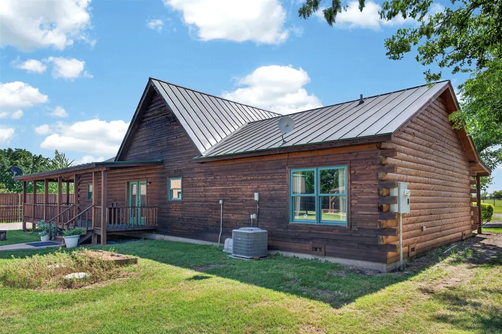 2270 Mitchell Road Krum, TX 76249
