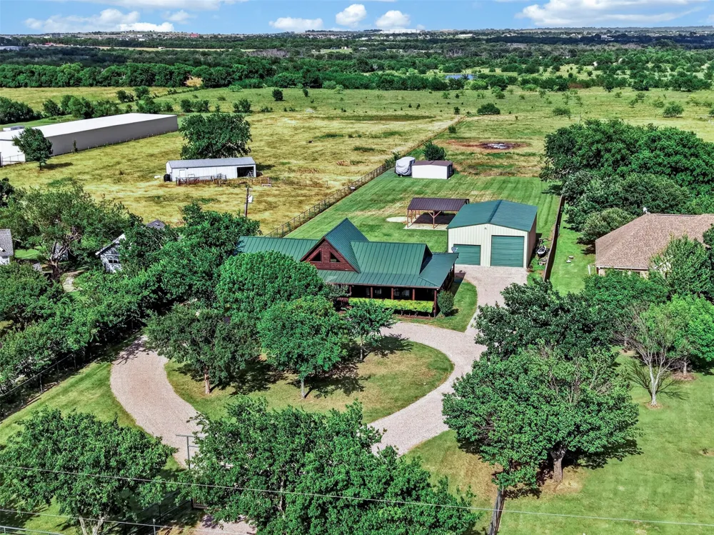 2270 Mitchell Road Krum, TX 76249