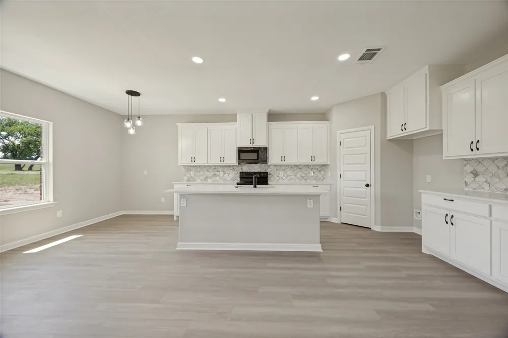 1948 County Road 1255 Savoy, TX 75479