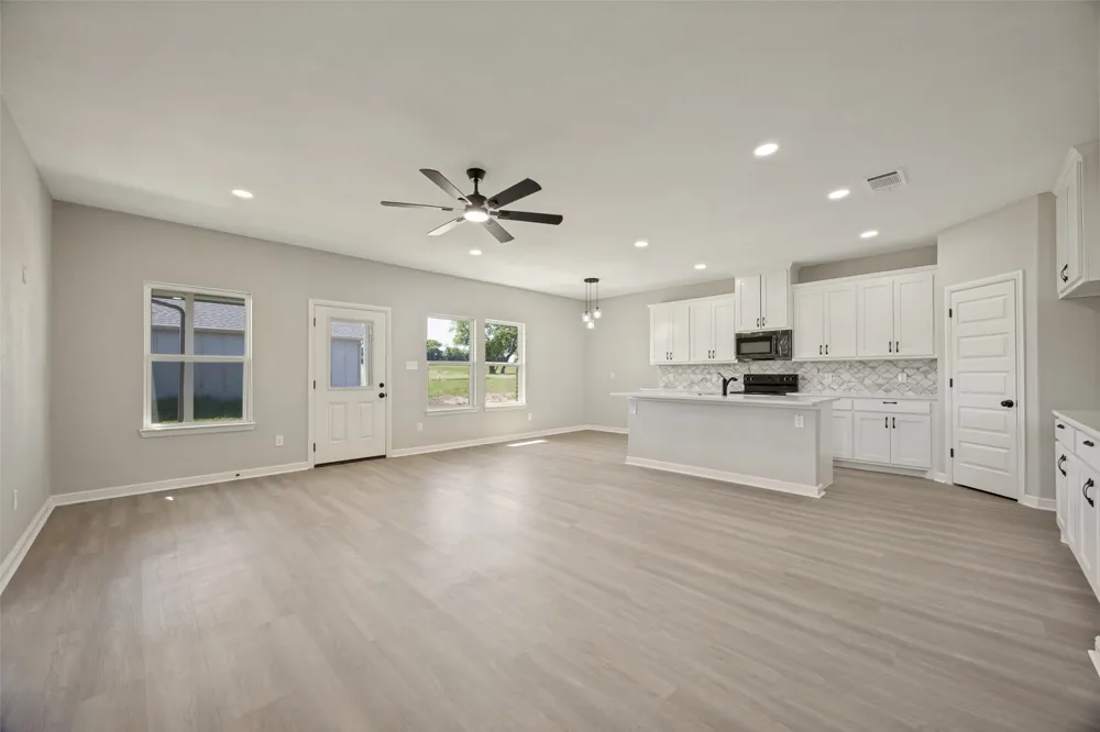 1948 County Road 1255 Savoy, TX 75479