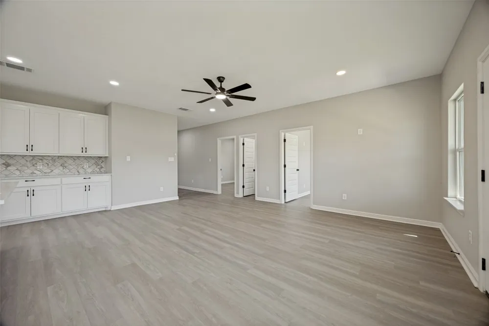 1948 County Road 1255 Savoy, TX 75479