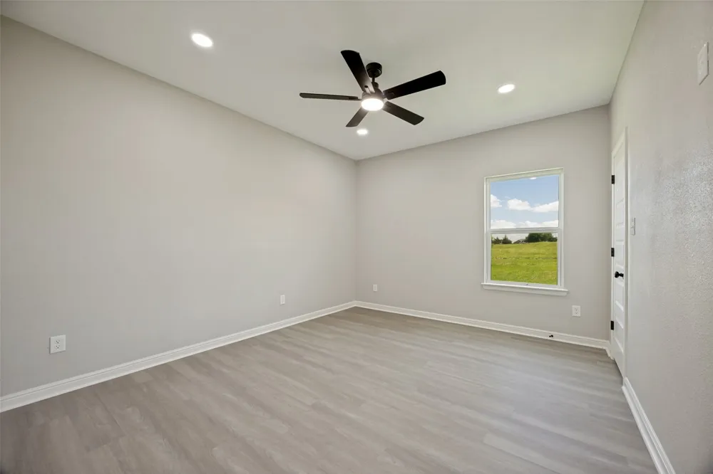 1948 County Road 1255 Savoy, TX 75479
