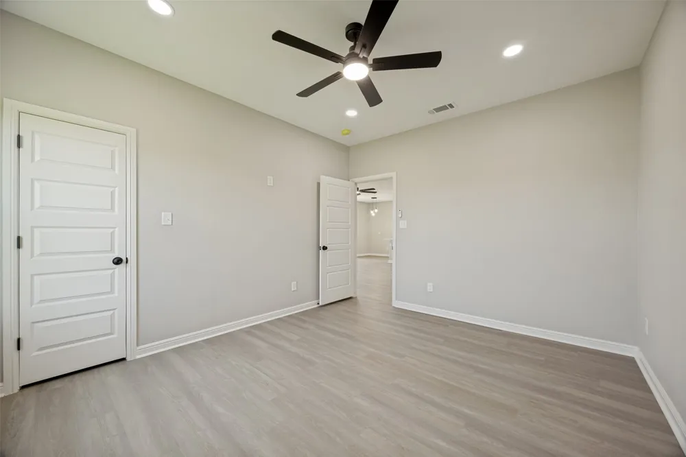 1948 County Road 1255 Savoy, TX 75479