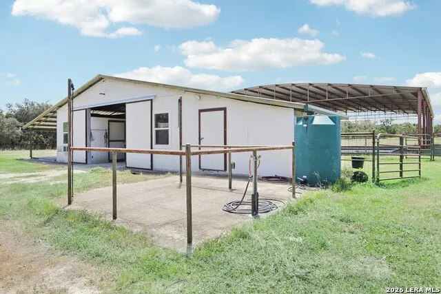 519 Brasstown Dr Blanco, TX 78606