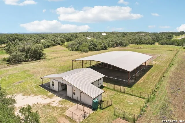 519 Brasstown Dr Blanco, TX 78606