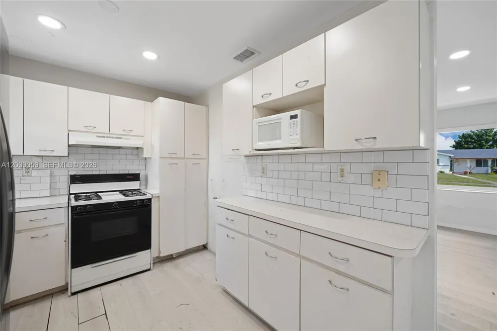 10051 SW 13th Ter Miami, FL 33174