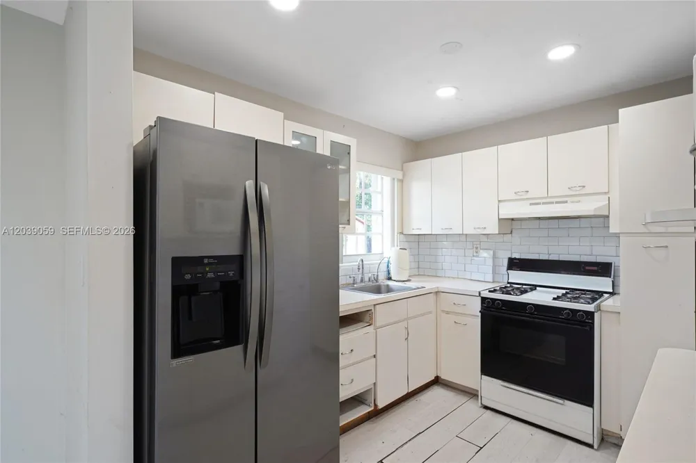10051 SW 13th Ter Miami, FL 33174