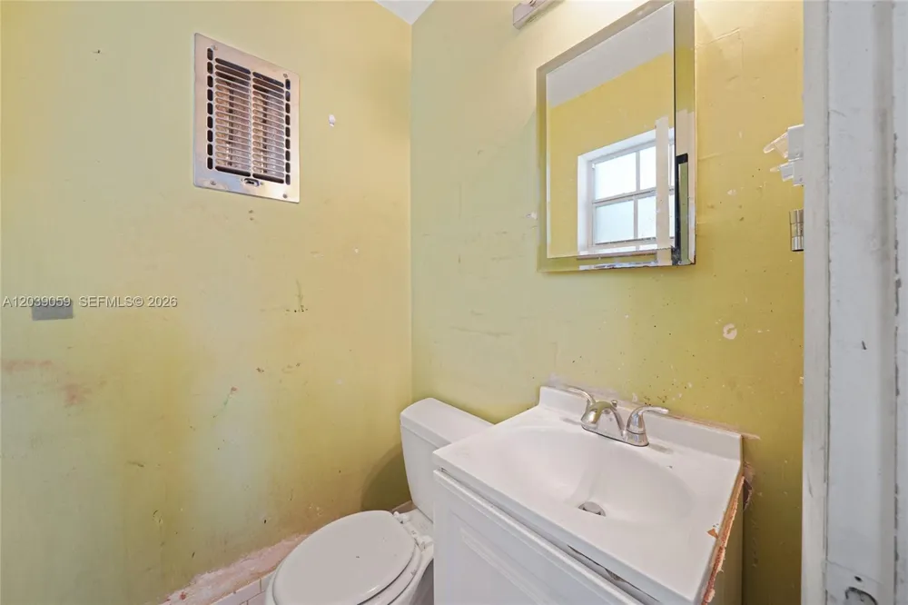10051 SW 13th Ter Miami, FL 33174