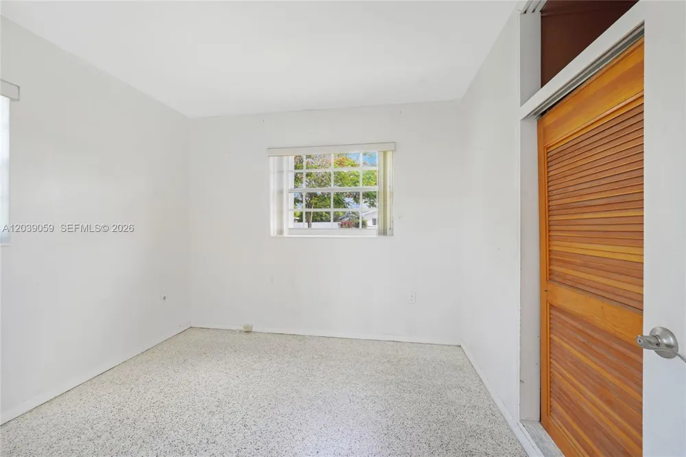 10051 SW 13th Ter Miami, FL 33174