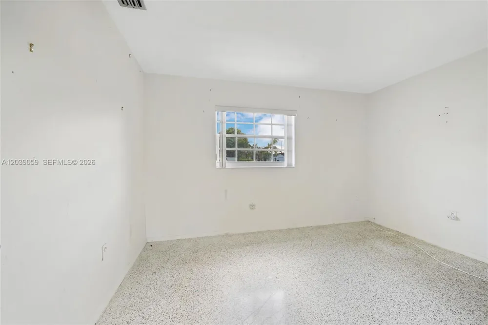 10051 SW 13th Ter Miami, FL 33174