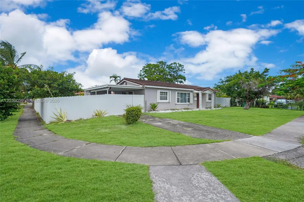 10051 SW 13th Ter Miami, FL 33174
