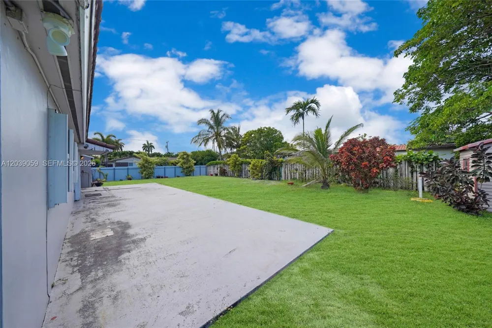 10051 SW 13th Ter Miami, FL 33174